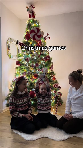 Junior Colorbrain - Family Favorite Christmas Game