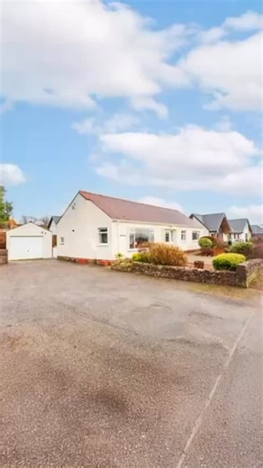 🏡 Lockerbie Road‚ Lochmaben‚ DG11🏡 OIRO £270,000💰 - With outstanding surrounding views of the Loch, this chain-free detached bungalow is one not to be missed and is ideally suited to those looking for ground-floor living accommodation within close distance of local amenities. With two reception rooms, two bedrooms, a kitchen/diner, a detached garage, generous garden grounds and much more! - Head to the Yopa website where you can request a viewing 24/7 or give our office a call on 01387 440 41