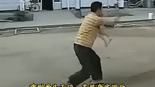 90年代戳脚大师训练影像，一脚踢碎8块砖，实在太生猛