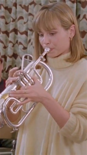 555K views · 20K reactions | A spectacular scene from the movie Brassed Off!  Concierto d’Aranjuez! 朗 . Definitely a movie you should watch!  . 盧 Follow us and tag a friend to keep in touch!  Turn on post notifications so you don’t miss a thing! Thank you!  . . . . . . #trumpetlovers #brassedoff #flugelhorn #trumpet #conciertodaranjuez #trompeta #trompete #movie #classicalmusic #classicmusic #orchestra #brass #bigband #brassband #concerto | Trumpet Lovers | Facebook