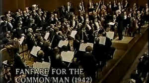 Aaron Copland – Fanfare for the Common Man Conducted by Leonard Bernstein New York Philharmonic, 1985 One of the most iconic works in American music history, performed by Leonard Bernstein with the New York Philharmonic, with Aaron Copland himself present in the audience—a historic passing of the torch between composer and interpreter. #HistoryOfMusic #AaronCopland #LeonardBernstein #FanfareForTheCommonMan #NewYorkPhilharmonic #AmericanMusic #MusicHistory | History of Music