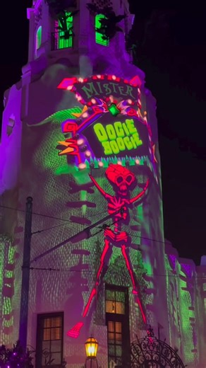 Come along with us for a night of spooky magic at Oogie Boogie Bash! 👻✨🎃 From glowing trails to villainous vibes, it’s a frightfully fun time for everyone. 😈 #OogieBoogieBash #Disneyland #Disney #CaliforniaAdventure #DisneyHalloween #Halloween #SmallWorldVacations | Small World Vacations