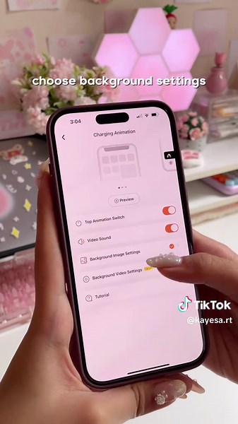 Adorable Charging Animation for iPhone 15