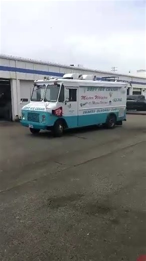 Mister Whippee Ice Cream Truck Playing The 1960 Mister Softee Song (ASK PERMISSION TO USE THE AUDIO)