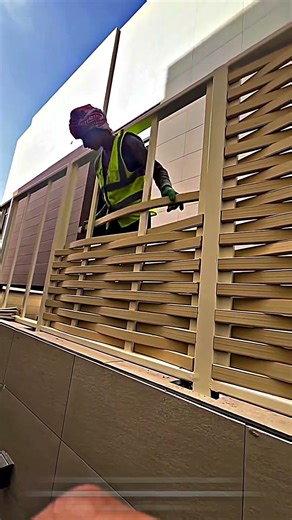 Sater Fence with Wooden Blade Weaving Technique