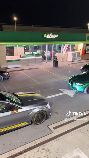 Mercedes gegen BMW: Autos im Wettbewerb