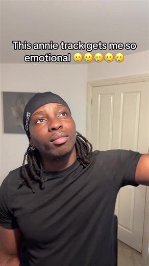 Emotional Moments in Annie 2014: A Heartfelt Journey