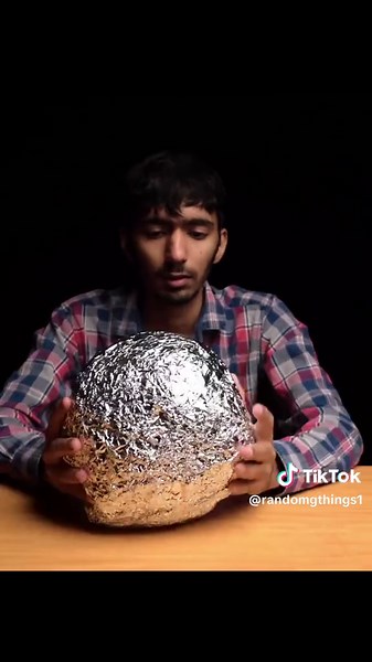 Exploring the Art of Japanese Foil Balloon Crafting