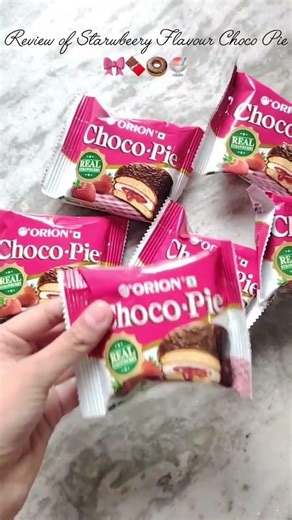 Review of Strawberry Choco Pie 🎀🍓 #foodie #shorts #ytshorts #youtubepartner