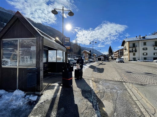 【五輪滞在後記】長野駅で感じたミラノの雰囲気　帰国した長野県の記者が気づいた“世界”【28日更新】｜信濃毎日新聞デジタル　信州・長野県のニュースサイト