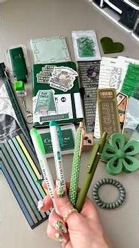 Packing a forest green bookish bundle 💚