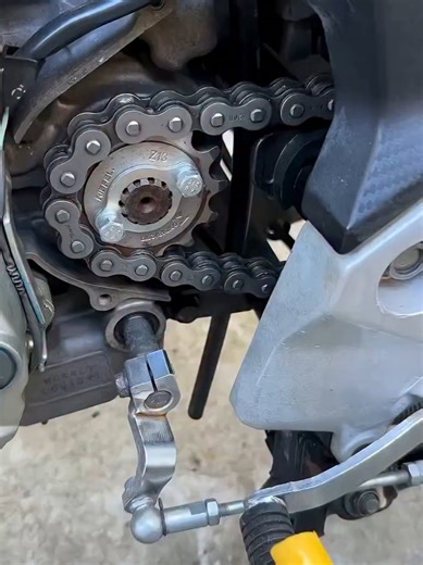 ‏Bike mechanic step