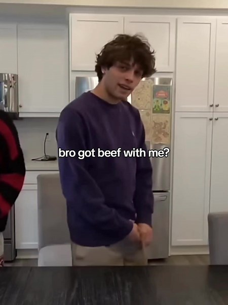 OH IT'S ON LIKE DONKEY KONG @Matt #mattsturniolo #matthewsturniolo #nicksturniolo #nicolassturniolo #christophersturniolo #chrissturniolo #sturniolotriplets #jess_got_sturnioloed