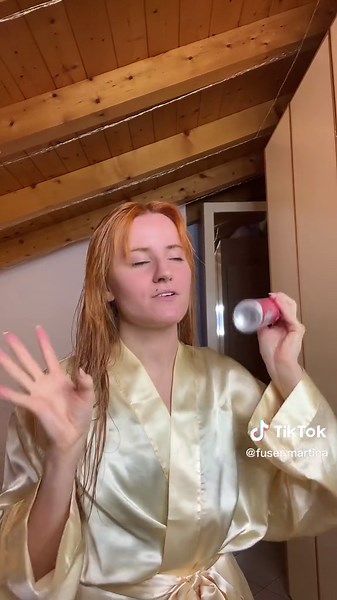 Come utilizzare la spuma volumizzante per capelli
