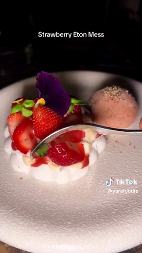 Gherkin Sky-Rise Dome Restaurant Exquisite Dining Experience