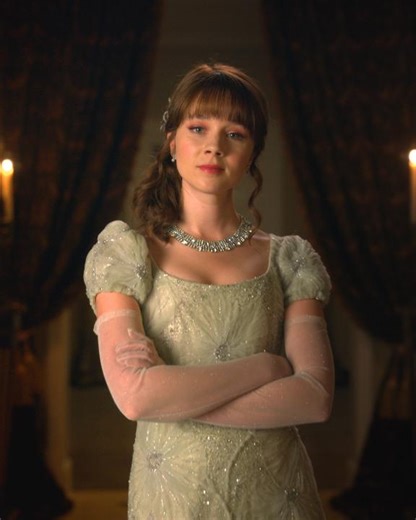 @FilmUpdates When everyone is excited for Francesca, I am secretly looking for Eloise Bridgerton