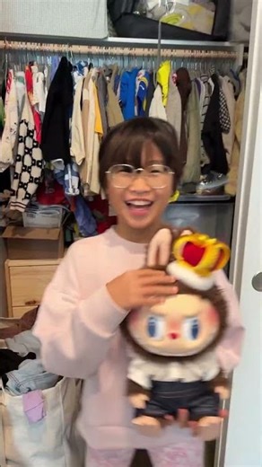 LABUBU or SURPRISE? (Giraffe IRL)