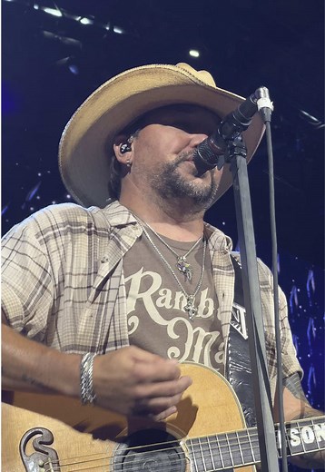 Jason Aldean Live Performance of 'Night Train'