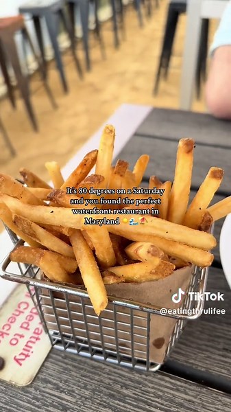 If you’re looking for somewhere near the water to enjoy this beautiful spring weather we’re having, you need to check out Tiki Lee’s Dock Bar in Dundalk, MD! Such a fun beach vibe with live music on the weekends! #fyp #maryland #baltimore #foodie #foodtiktok #foodtok #bmore #baltimoretiktok #foodreview #foodies #foodlover