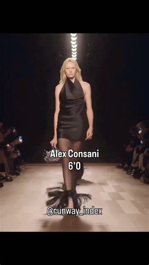 #shorts #runway #fashion #model #supermodel