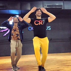 2.8M views · 7.5K reactions | When Zafar was preparing for Exams to be First Class ♥️浪 @varundvn Bhai what a performance. This will be remembered in Bollywood forever & @kiaraaliaadvani You look amazing and how well did you guys complemented each other so well!♥️ Actual video link is in the bio !! @remodsouza @shaziasamji #piyushbhagat #varundhawan #piyushshazia #kalank #remodsouza #firstclass #peace | Piyush Bhagat | Facebook