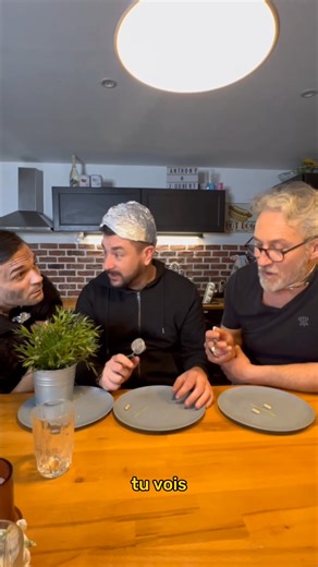 J'ai imaginé noël en 2050 😂😂😂 Vous pensez que ça ressemblera à quoi vous ❓ Joyeux noël et bizatous ❗ Retrouve moi sur scène 👇 31 décembre : Laudun L''Ardoise (Plateau d'artistes) 9 janvier : Biguglia (Le dîner de cons) 23 janvier : Six four les plages (Le dîner de cons) 28 janvier : Cabriès (A quel moment ça a merdé) 30 et 31 janvier : Alès (Le Sosie A quel moment ça a merdé) RETROUVE-MOI SUR MES RESEAUX INSTAGRAM : https://www.instagram.com/anthonyjoubert.officiel/ TIK TOK: anthonyjoubertpr