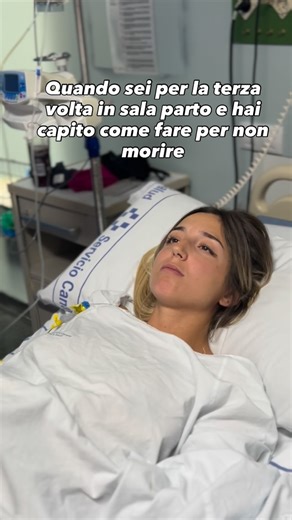 Benedetta Saltori on Instagram: "Quando sei in sala parto per la terza volta 😂😂🫶🏼 Dopo i 30 anni questa è la miglior serata liveMUSIC che vi potrete concedere 😂😂😂😂 🎶 Ps: dopo due parti senza epidurale, uno di tre giorni e l’altro di 15 ore, direi che per una santa volta mi sono meritata questa bella anestesia 💉😎"