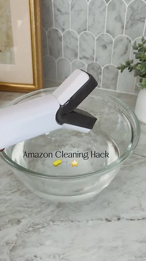 Radiant Living | Portable Self-Squeeze Short Mop – Compact, Lightweight, and Efficient! Ideal for hand washing, this mini mop is perfect for tabletops,... | Instagram