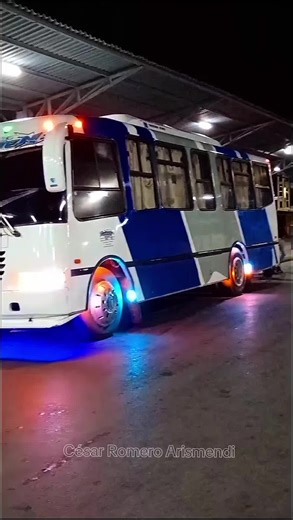 La responsable @Yoandrys 💜💜 @Venebuses @Eduinw_Express📸🚍 @📸🚌Carlos_Arias📸🚌 @Busologia venezolana 🚍🇻🇪 @Lupe Encavas 🚍🖤 @📷Maria_torres📷 @Elegancias de Encava #laresponsable #buesesdevenezuela#eleganciadeencava #venezuela🇻🇪 #terminaldecumana