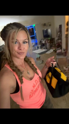 This mommas kicking it old school and bringing it back to basics. I’ve got my gear pick out, my tool bags are strategicly packed and my tool belt is ready for action. While I get to do what I love most and complete the replacement of an rv roof! To dos are written, Tools are packed, Drinks ready to go, I’m ready for this! Let’s go’🤍🏃‍♀️🙌🙏 Would you like an rv roof estimate my name is Melissa and my Number is 863-577-9888. I am more than happy to help! | Rv Roof Maintenance and Repair