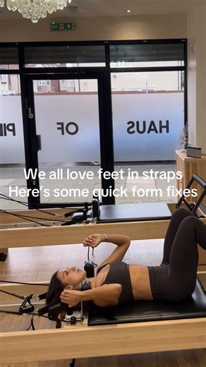 Feet in straps can feel amazing… but only when the movement is coming from the right place. If the pelvis is shifting or the lower back is taking over, it’s usually a sign the range is too big or the focus is on the legs rather than control. Think: • pelvis stays heavy • movement stays smooth • smaller range = better work Less about how far the legs go … and more about how the movement feels 🤍 Save this for your next class. #pilates #pilatestips #pilatesbeginner #pilatesinstructor #pilatesrefor