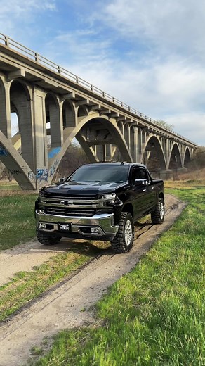 Chevrolet Silverado 1500: A Clean Truck Showcase