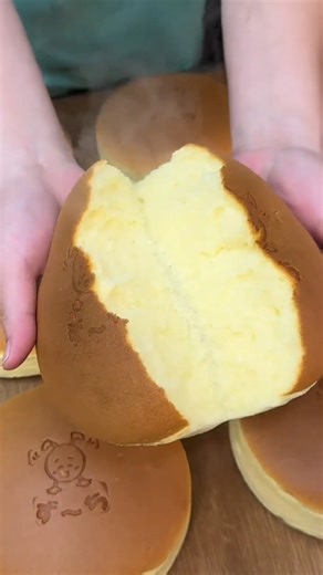 Ultimate Japanese Fluffy Cake Recipe 🍰 | Super Soft & Jiggly Sponge Cake..#shortfeed #youtubeshorts