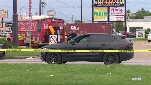 Motive still unknown after Pct. 4 corporal shot and killed at red light | HPD: Suspect drove into water off Galveston Causeway