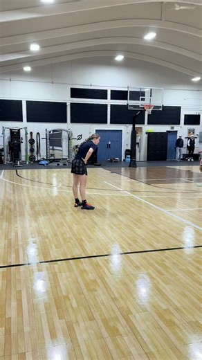 2.3K views · 18 reactions |  The right constraint can teach better than any coach Game Constraints  3 sec to score in half court  5 sec to score in transition Chloe  Punch or finish left more 50% of the time  Must create a “new line” before attacking Isaiah  Only one layup allowed per game  Must have a pull-up for game point Dyamistarks.com #basketballtraining #playerdevelopment #basketballtrainingtips | Dyami Starks Basketball | Facebook