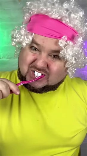 How to use toothpaste🪥😁