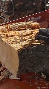 Super Satisfying Log Splitting #firewood #woodspitting #woodsplitter #splittingwood | Out of the Woods Forestry