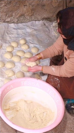 A 3,000-Year-Old Bread Still Baked in Iran