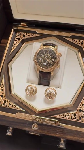 #Patek Philippe I snagged another #PatekPhilippe 6002R [Topic]# - **Dial**: The dial is decorated with Grand Feu brown enamel, combining complex techniques including cloisonné enamel and Grand Feu, creating an exquisite visual effect. - **Complications**: This watch boasts 12 complications, making it the second most complex watch in Patek Philippe's collection. Key features include: - Minute repeater - Perpetual calendar - Tourbillon - Moon phase display - Retrograde date display - **Astronomy c