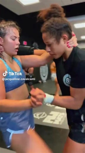 Even women can’t take a hit to the groin🤔😂😂👇#strikeandsmile #womanpower #funny #groin #training