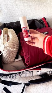 Jul på gång? Fjällen eller familjemys? ❄️ Packat allt — inklusive första hjälpen? 🩹 Stop Hémo hjälper till att snabbt stoppa blödning stödjer läkning av ytliga hudsår 🌿 För en tryggare jul 💚🎄✨ | Stop-Hemo