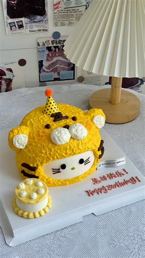 Cake Make Tips on Instagram: "It is a cute little brain axe Huangdao cake animal cream cake tiger cake cute to explode"
