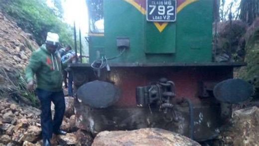 Colombo-Badulla train stuck due to rock fall