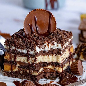 21K views · 233 reactions | PEANUT BUTTER ICEBOX CAKE RECIPE  https://www.momontimeout.com/peanut-butter-icebox-cake/ This easy Icebox Cake itakes 10 minutes of prep, is no bake, and can be made in advance.  | Favorite Recipes | Facebook