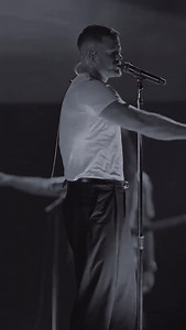 Dan Reynolds has stated that the song "Thunder" was inspired by his personal experiences and reflects the struggles he faced during his youth. He mentioned dealing with social awkwardness in middle and high school, battling severe acne, and feeling excluded due to wearing braces. During this challenging time, he turned to music as an escape, creating his own world and eventually laying the foundation for Imagine Dragons. Song: Thunder - Artist: Imagine Dragons . . . #explorepage #explore #music 