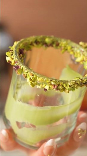 Crave indulgence? You MUST try this Pistachio Latte recipe 💚☕️ #CoffeeRecipe #BrevilleAU