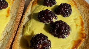 We made the TikTok yogurt toast recipe trend, and it's delicious