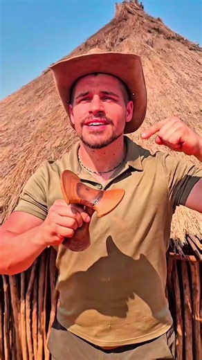 Wooden Pillow 🪵😴 ➡️ Hamer Tribe #pillow #chair #hamer #ethiopia #africa