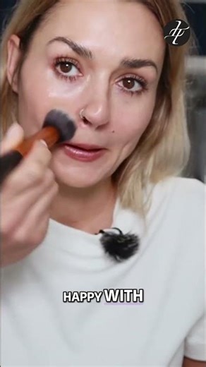 Trying Victoria Beckham Foundation for the first time.