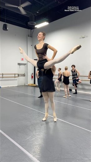 No guy? No problem 😂🩰